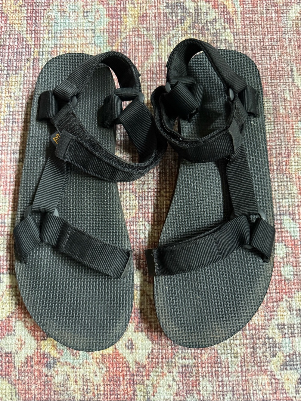 Teva Size 9 Black Strappy Sport Sandals